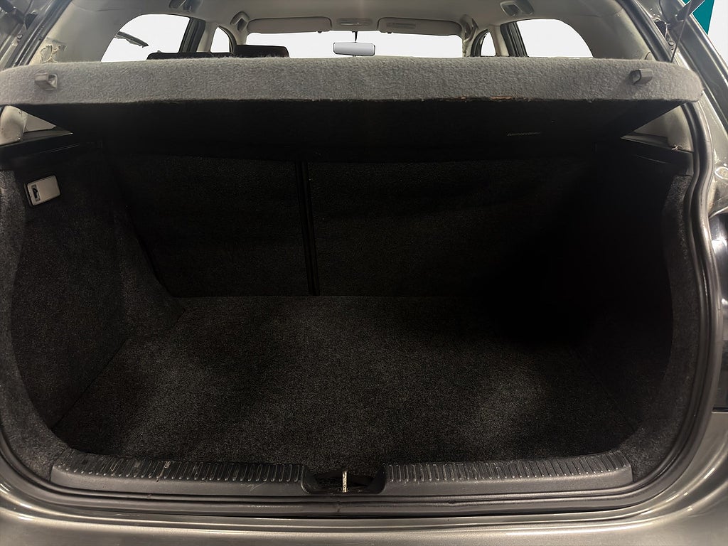 Toyota Corolla 5-dörrars 1.6, 3 brukare, AC, Värmare,
