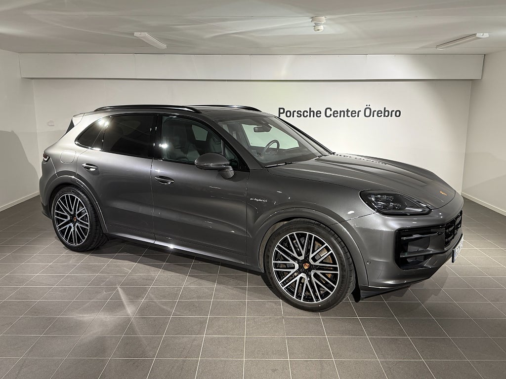 Porsche Cayenne E-Hybrid Leasbar/VAT 
