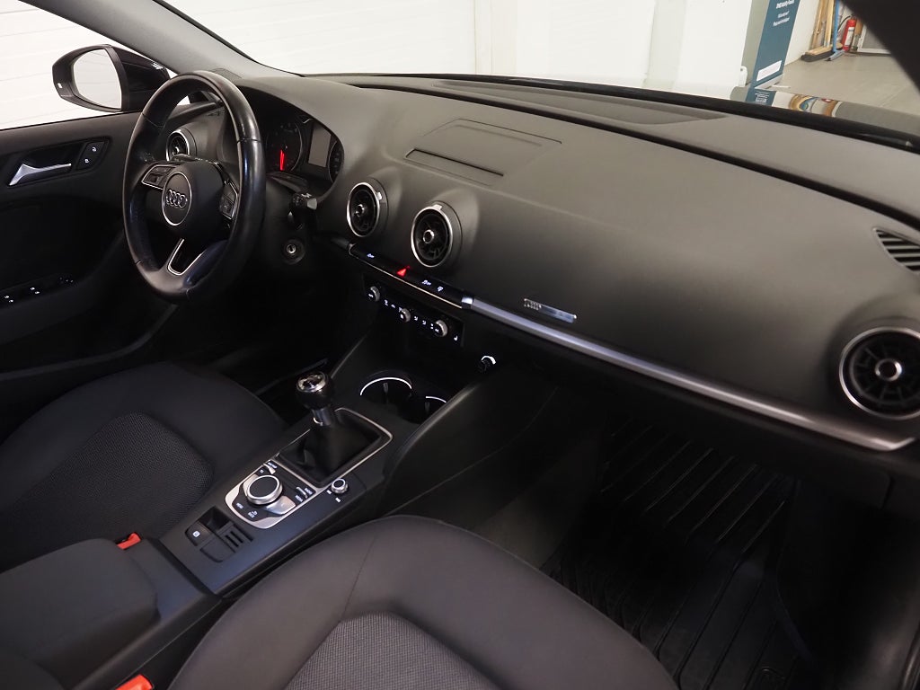 Audi A3 Sportback 1.0 TFSI 115hk P-Sensorer Farthållare 2017