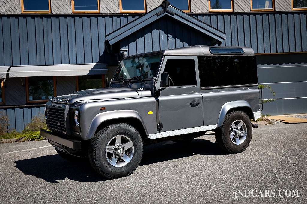 Land Rover Defender 90 Kombi 2.4 TD4 4x4 SVENSKSÅLD