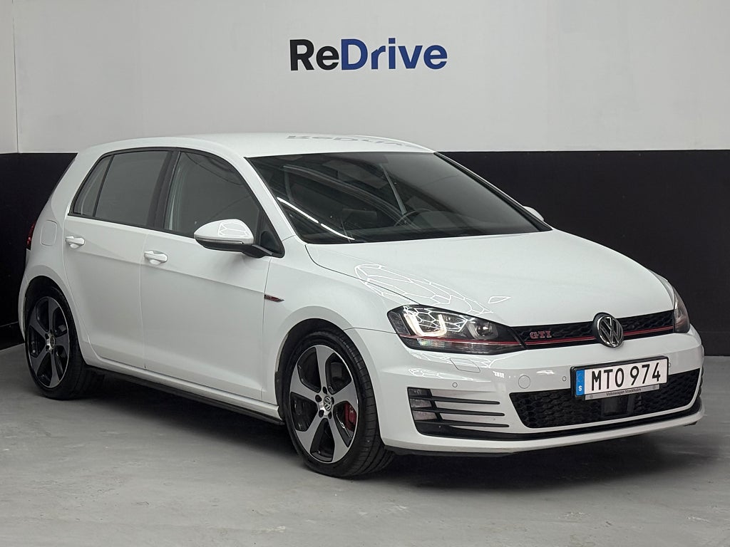 Volkswagen Golf GTI Performance 2.0 TSI 5-door DSG 239HK -16 