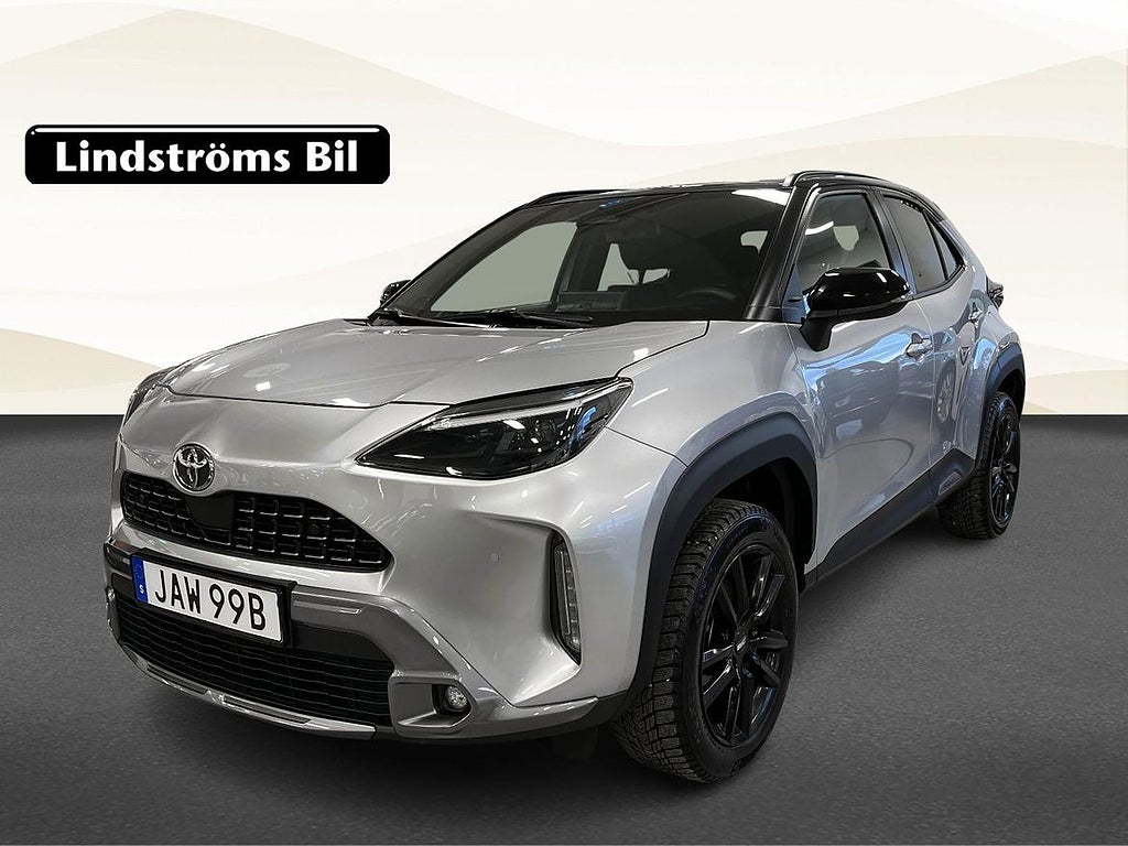 Toyota Yaris Cross Hybrid 130 AWD-i Premiere Edition 1.5 132hk Pano