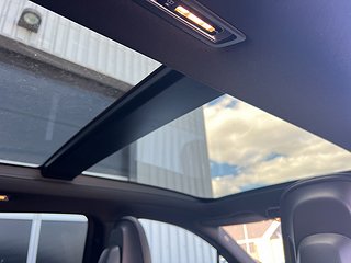 SUV Mercedes-Benz EQE 7 av 15