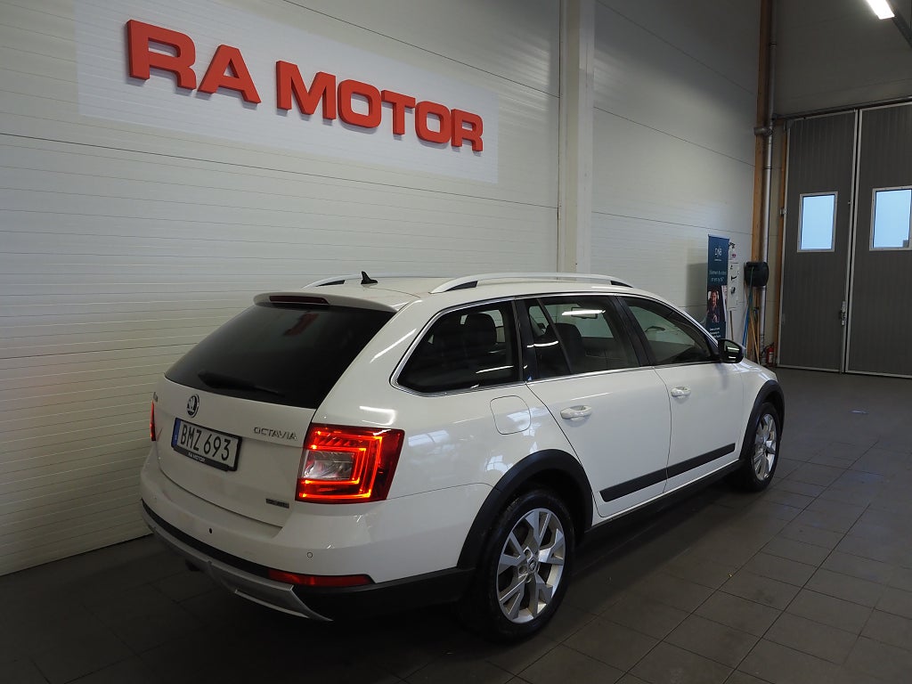 Skoda Octavia Scout 2.0 TDI 150hk 4x4 | Drag | D-värm | Navi | 2015