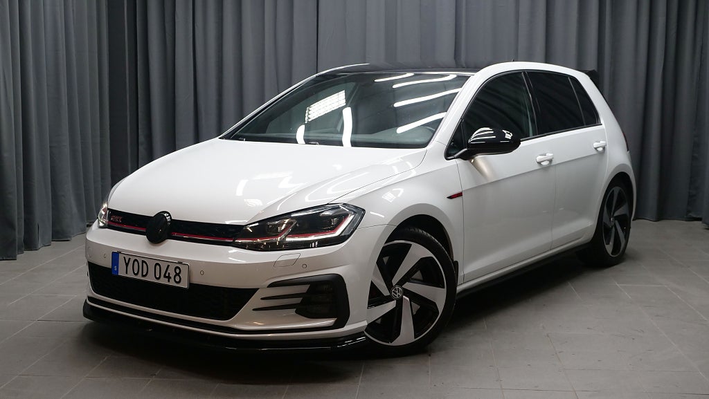 Volkswagen Golf GTI Performance Maxton Cockpit 245hk