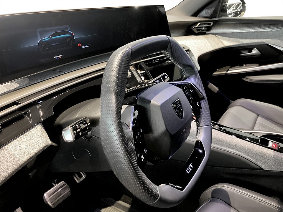 Bild på Peugeot 5008 GT Hybrid 145hk Aut 7-SITS B-KAMERA CARPLAY