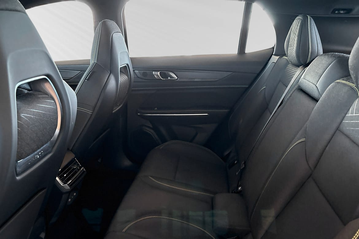 Lynk & Co 01 Core PHEV 2025, bild 7/10