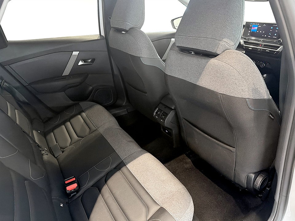 Bild på Citroën C4-X Shine 1.2 PT 130hk Aut B-KAMERA NAVI