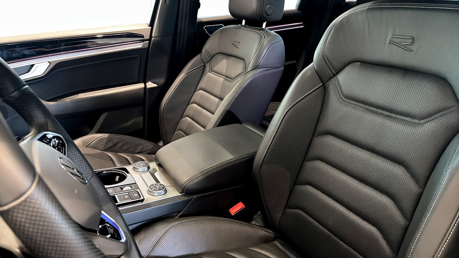 Volkswagen Touareg 2023, photo 4/37