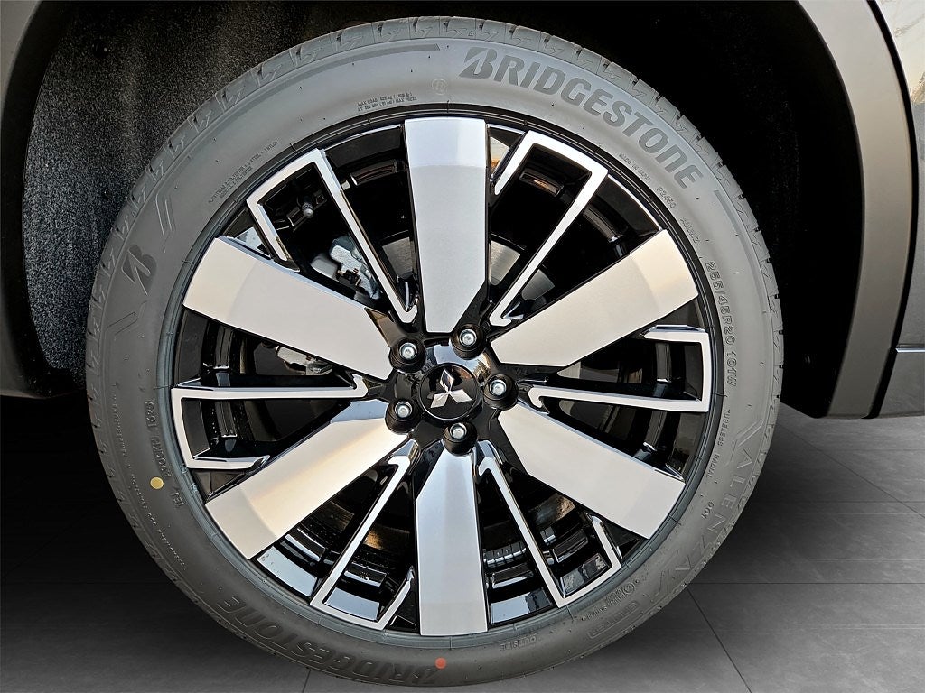 Bild på Mitsubishi Outlander Instyle+ Plug-In Hybrid 4WD - DEMO