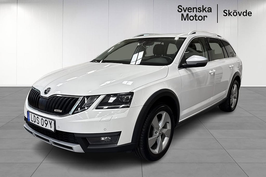Skoda Octavia Scout 2.0 TDI SCR 4x4 DSG Cockpit B-kam Värmare Navi Canton Drag