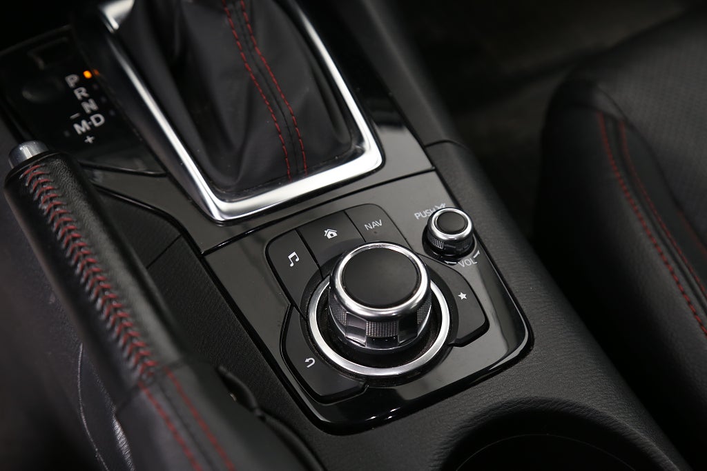 Mazda 3 2,2 DE SKYACTIV-D Optimum Aut Head-up BOSE Skinn Drag 2015