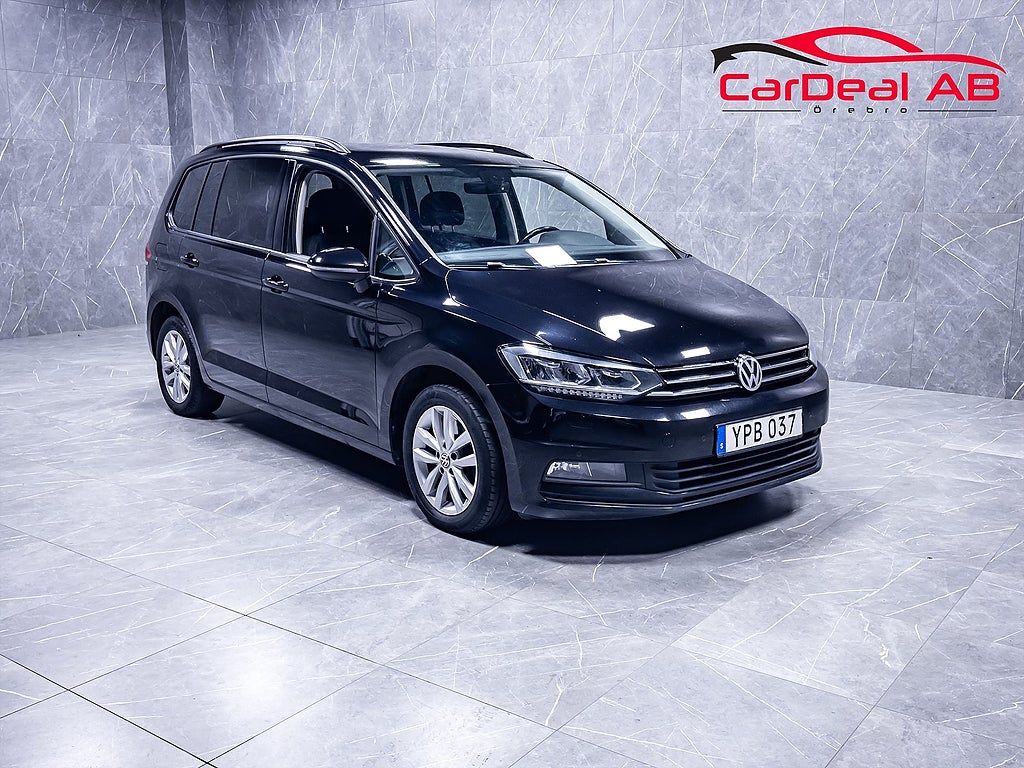 Volkswagen Touran 1.6 TDI 115hk 7-Sits M-Värmare Kamera Navi CarPlay Drag