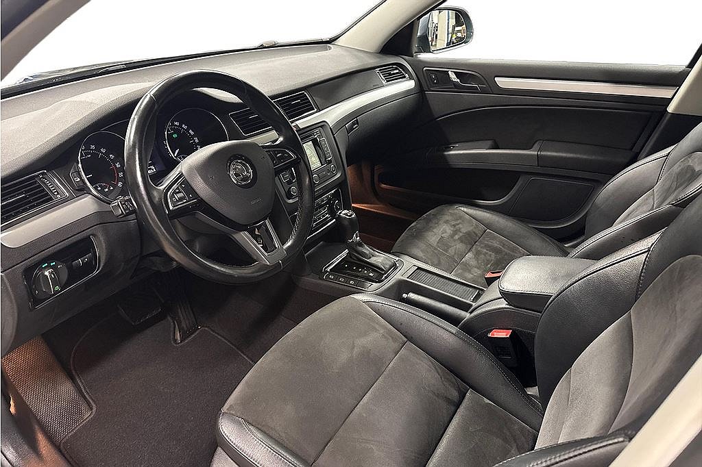 Skoda Superb Superb, 2.0 TDI 4X4 Elegance, Drag, Navi, 2 brukare