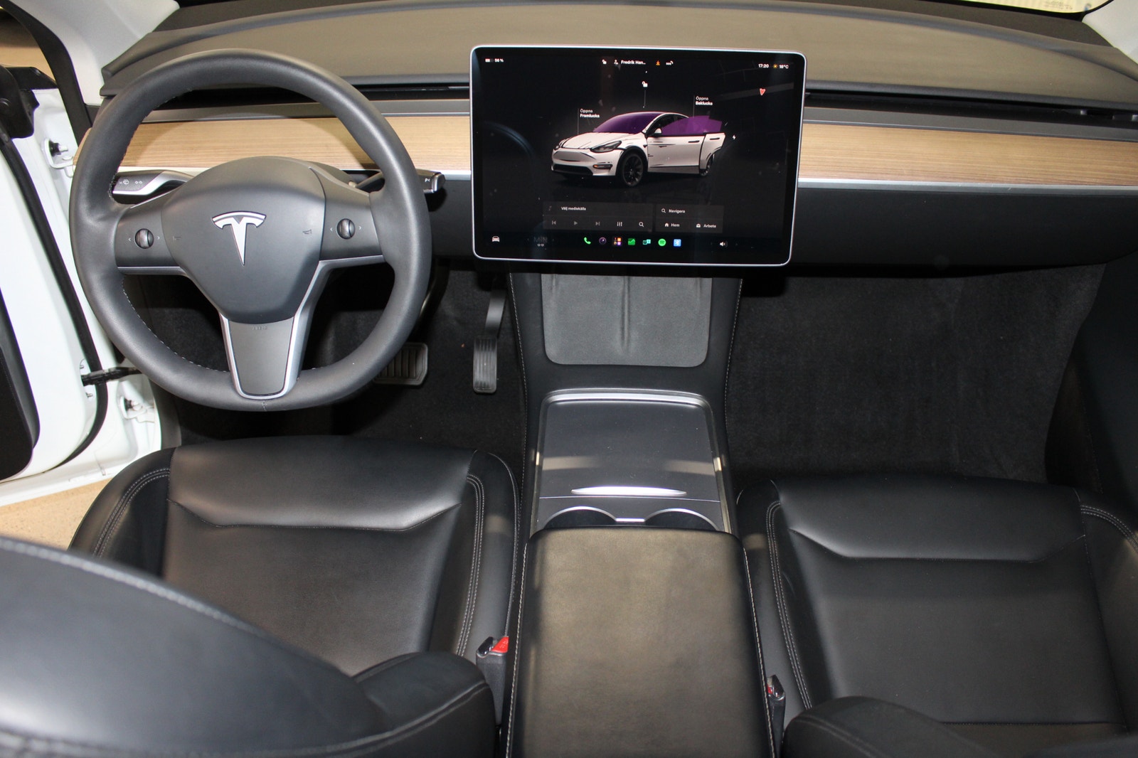 Tesla Model Y Standard Range RWD, Drag, 20'' Uberturbine, Nybilsgaran 2023 - miniatyr 14