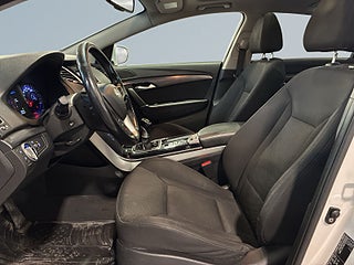 Hyundai i40 cw 1.7 CRDi Business Drag Värmare Pano Kamera S&V-hjul