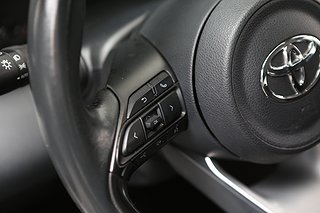 Halvkombi Toyota Yaris 14 av 24