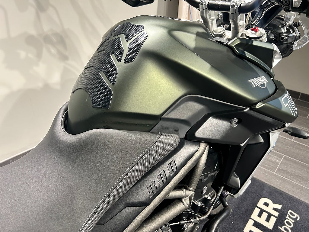 Triumph Tiger 800 XCX/LeoVincé/Sidoväskor/Motorbågar/2271mil