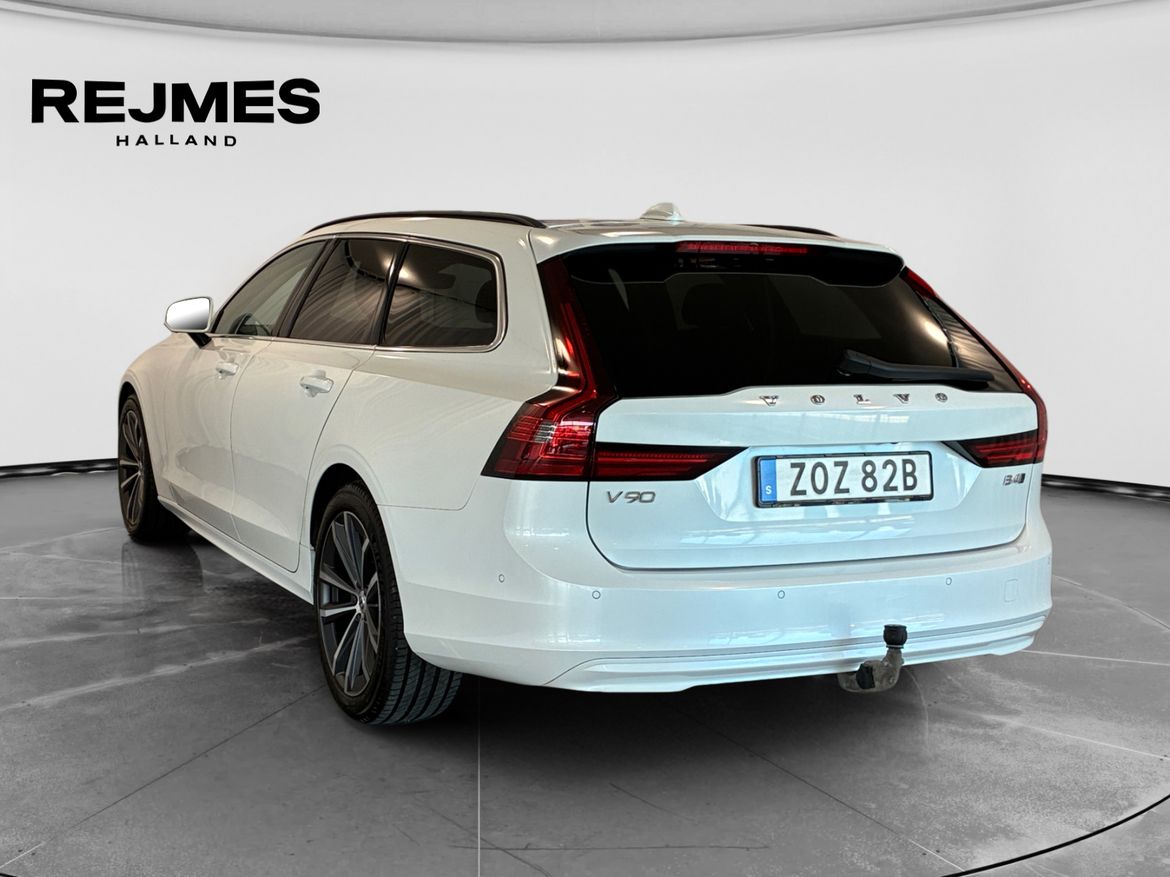 Volvo V90 B4 AWD Diesel Mom Adv Edt 2022, bild 2/43