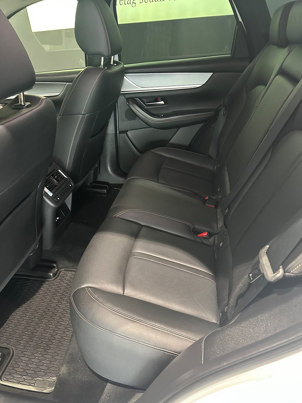 Mazda CX-60 2,5 PHEV Exclusive AWD Läder 327hk Plugg in Värmare - bild 11
