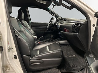 Toyota Hilux Dubbelhytt 2.4 AWD MOMS/Kamera/Drag/D&M-värmare/LEDramp