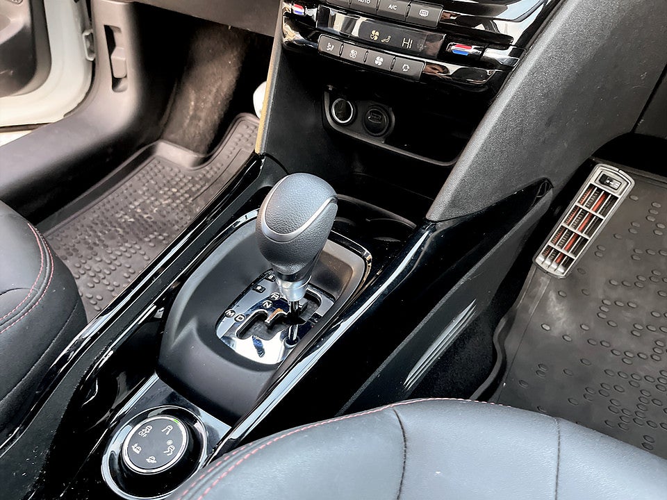 Bild på Peugeot 2008 GT 1.2 PT 110hk Aut - B-KAMERA,PANO,DRAG