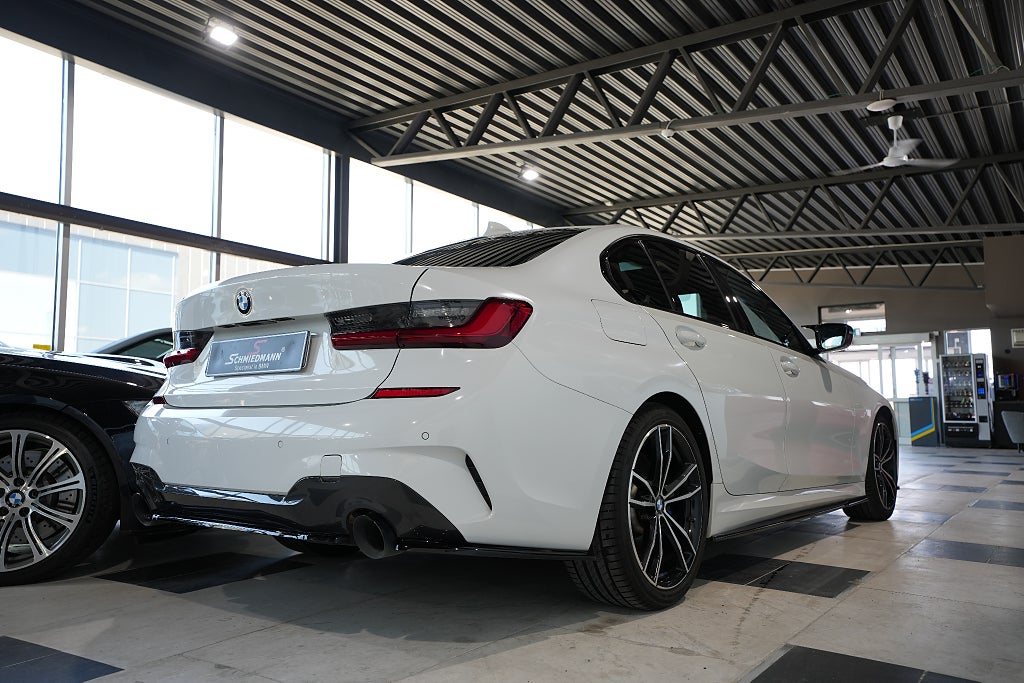 BMW 330i 2019 - miniatyr 6