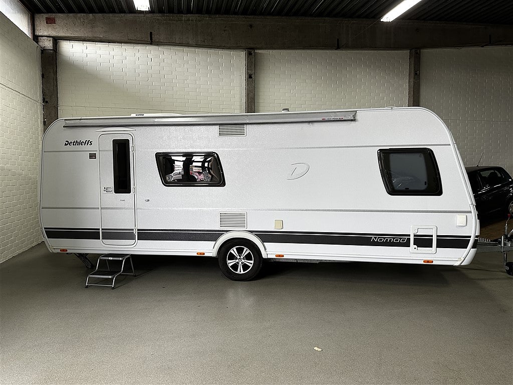 Dethleffs Nomad 560 FMK Barnkammarvagn