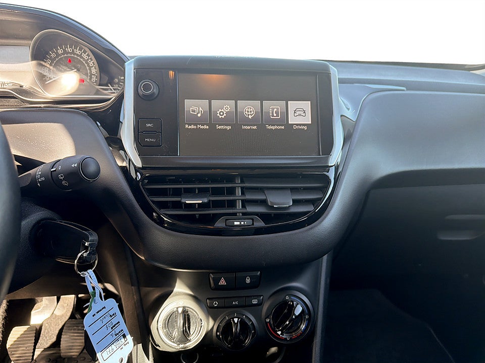 Bild på Peugeot 208 Active Style 1.2 PT 82hk KAMPANJRÄNTA 3,99%