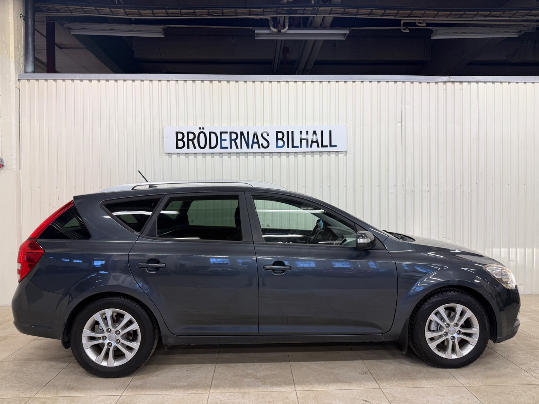 Kia Ceed sw 1.6 CRDi EX 128hk 2011, photo 2/39