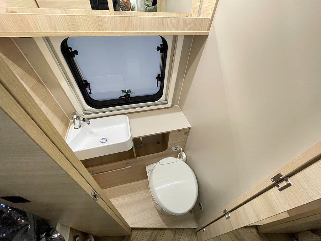 CHALLENGER F&S Edition / Solcell / Webasto / Litium / 5 bältad / Pop-Up - CHALLENGER