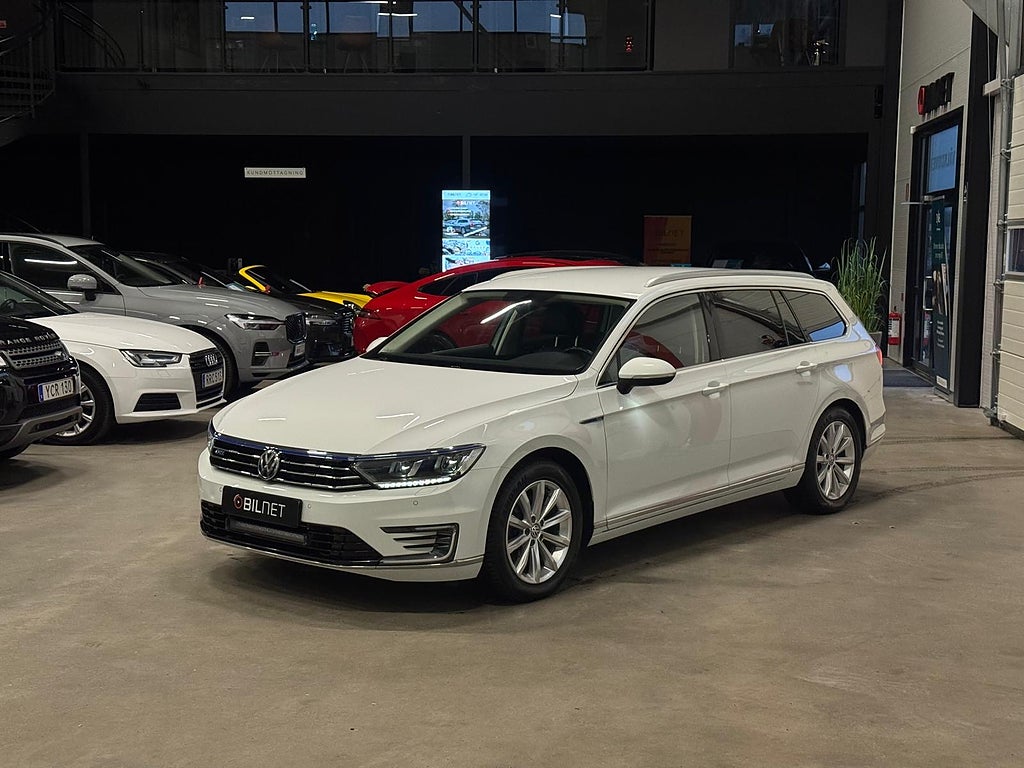 Volkswagen Passat Variant GTE 1.4 TSI GTE Moms Kamera Värmare LED Drag