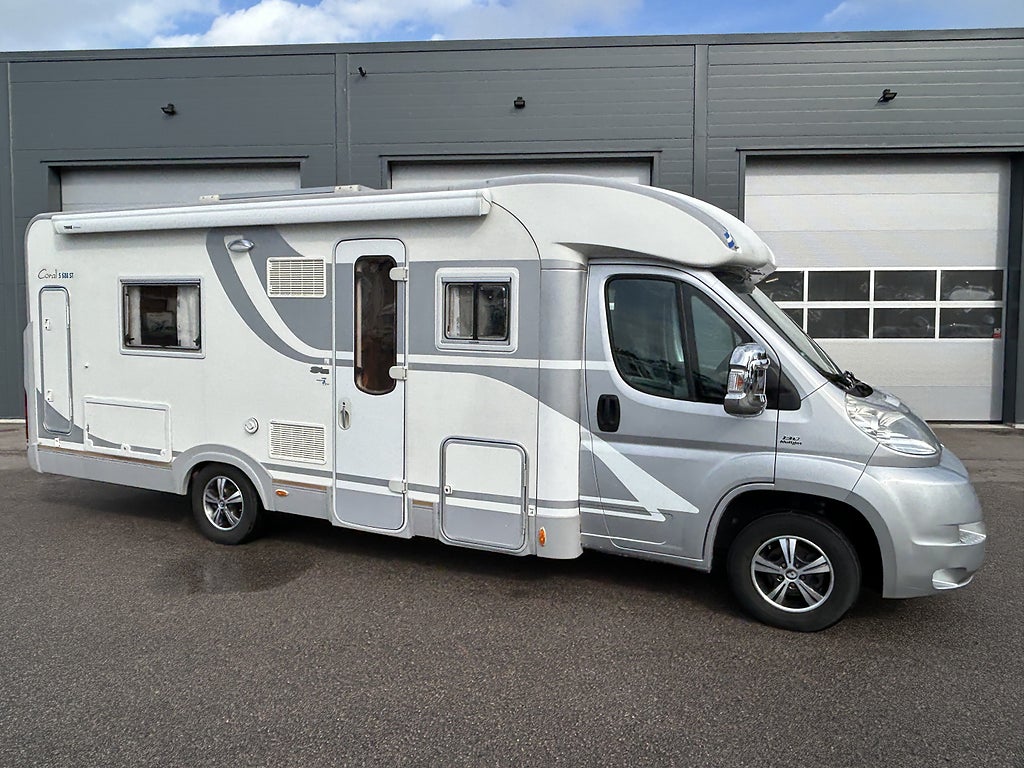 Adria Coral 680 5 bältad