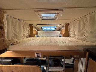 Husbil-halvintegrerad LMC H607 Breezer 150HK AUT  15 av 21