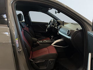 Audi Q2 40 TFSI quattro S S&V/Värmare/Navi/Kamera/Keyless/Drag – bild 10
