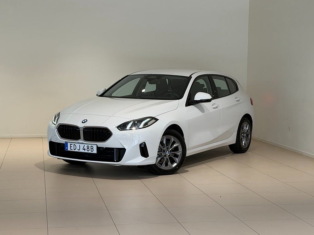 BMW 120 Navi, Backkamera, Rattvärme - Privatleasingkampanj