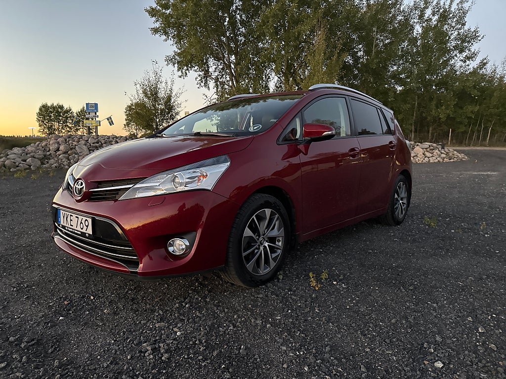 Toyota Verso 1.8 6-vxl Intense Edition 7-sits NAVI Toppskick