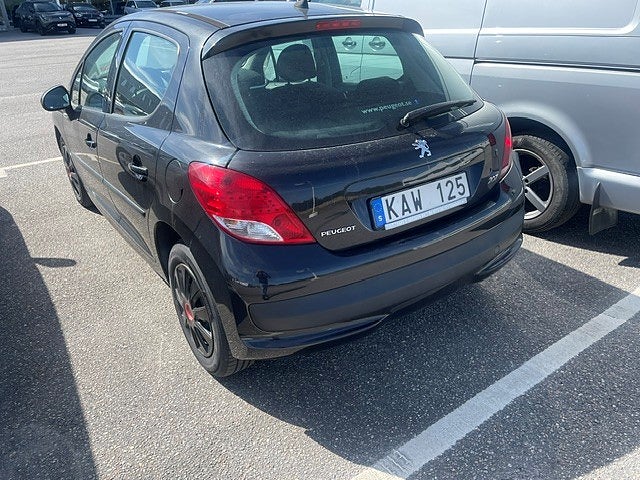 Peugeot 207 1,4 5d ( Topplocks packning trasig blir varm )