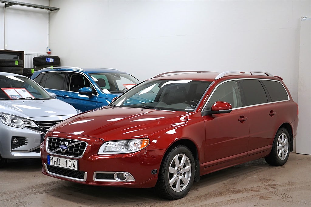 Volvo V70 T4F 180HK SUMMUM DRAG SKINN MOTOR-VÄRMARE PDC-SENSORER