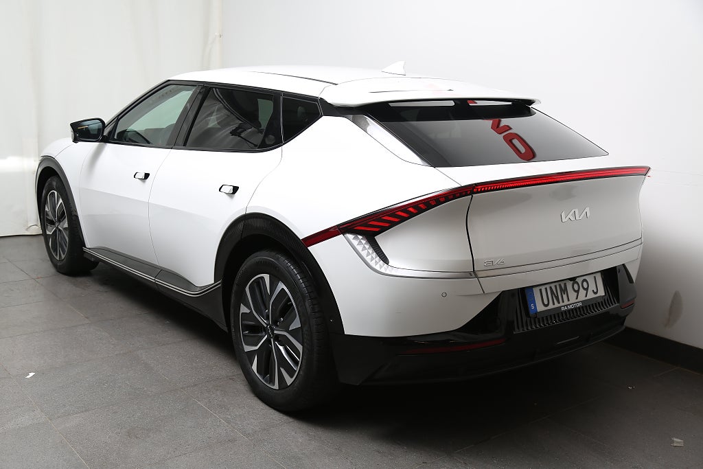 Kia EV6 77.4 kWh 325hk PLUS AWD 360°-kamera Skinn Leasbar 2023