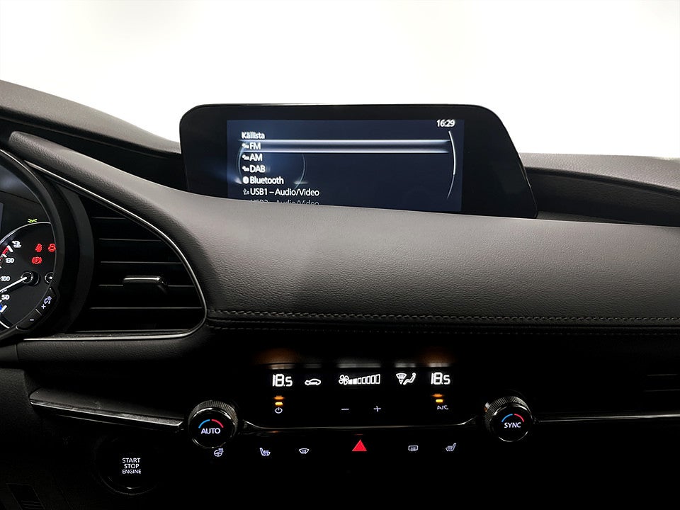 Bild på Mazda 3 Sky 2.0 SKYACTIV-G M 150hk Aut B-KAMERA CARPLAY