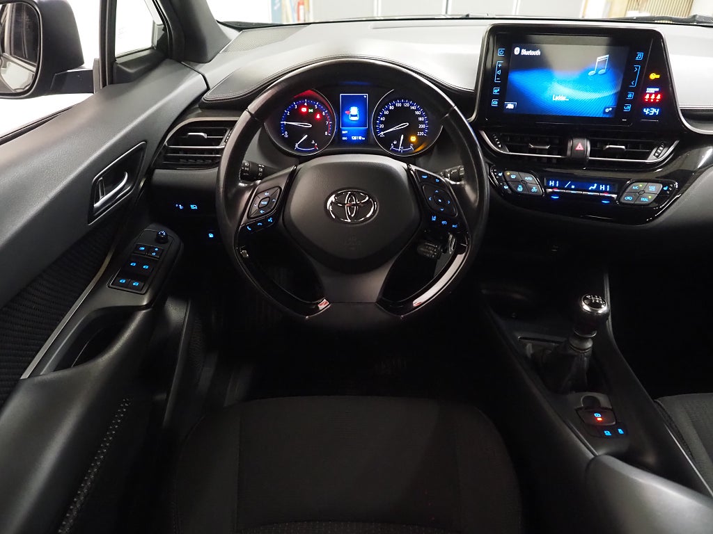 Toyota C-HR 1.2 Turbo 116hk Active Dragkrok Kamera Lane Assist 2019