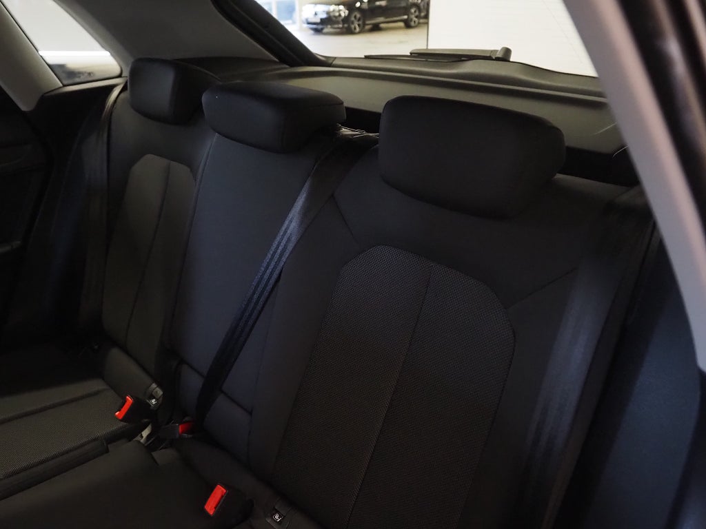 Audi Q3 40 TDI 200hk quattro | Drag | D-värm | Cockpit | 2021