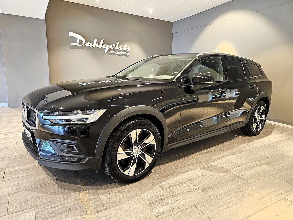 Volvo V60 Cross Country B4 AWD 197hk | V-hjul Drag Värmare