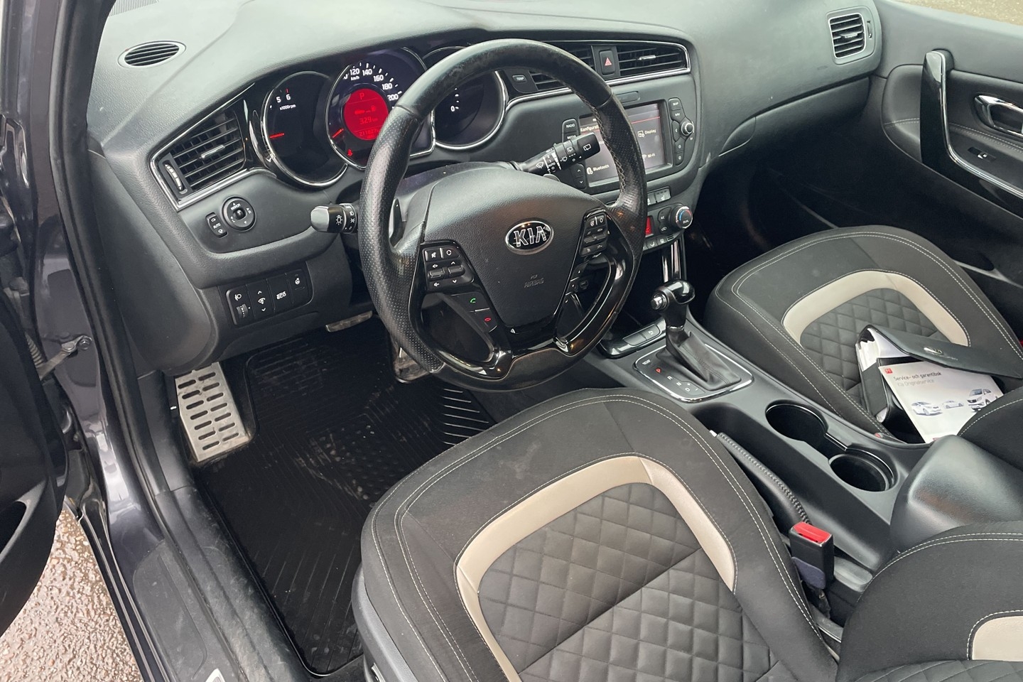 Kia Ceed cee'd_sw 1.6 CRDi DCT GT-Line 2016, bild 7/48