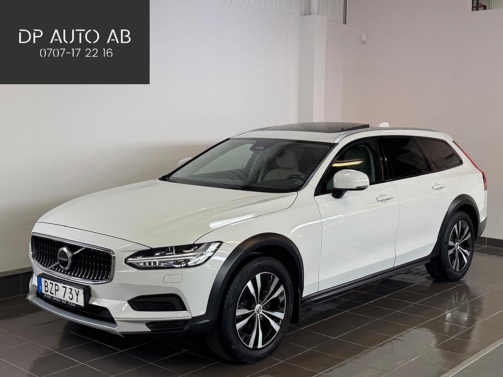 Volvo V90 Cross Country B4 AWD Google H/K Panorama Läder Värme Drag Kamera MOMS