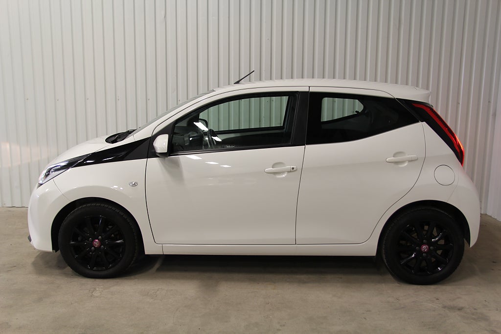 Toyota Aygo 5-dörrar 1.0 VVT-i X-PLAY mycket fin
