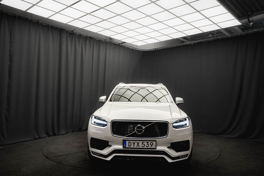 Volvo XC90 D5 AWD R-Design 7-SITS PANO LUFTFJ B&W DRAG HUD 360