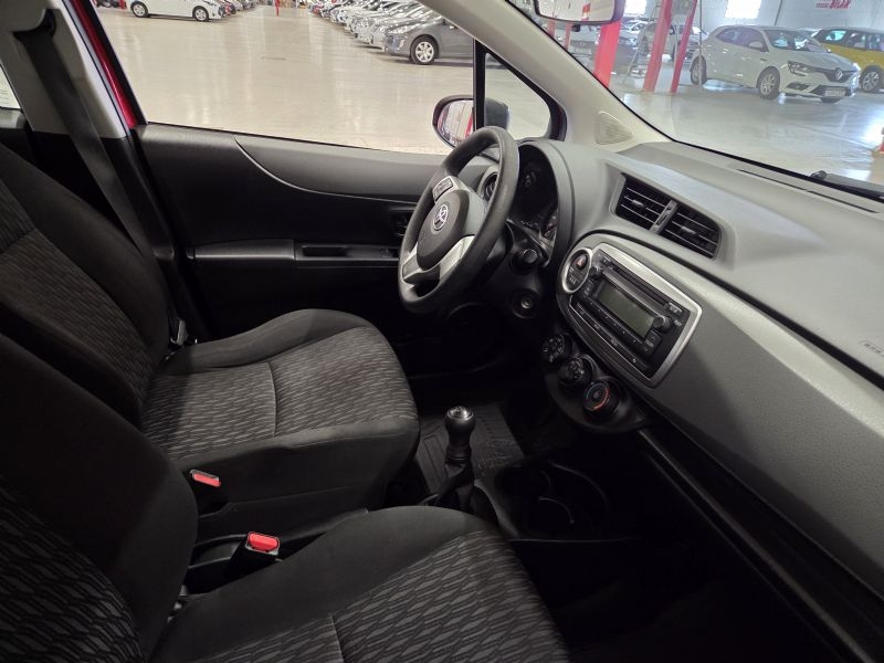 Toyota Yaris 1,0 69 Hk Manuell 5D 2014, bild 4/43