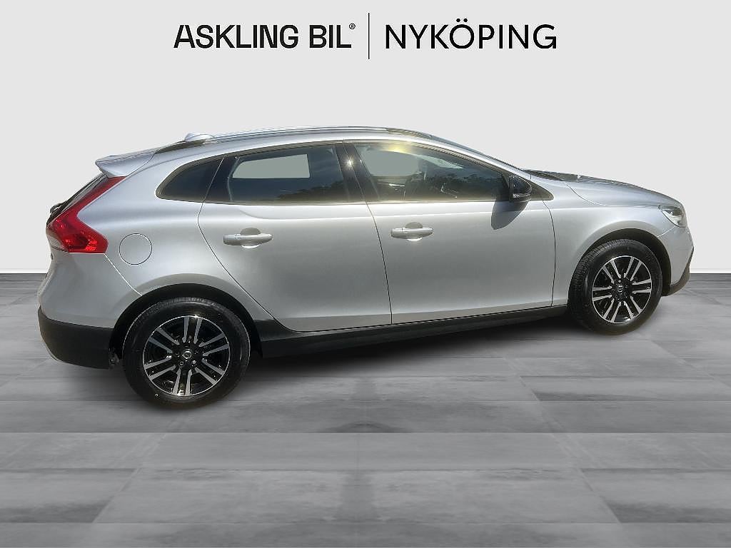 Volvo V40 Cross Country 2018 - miniatyr 11